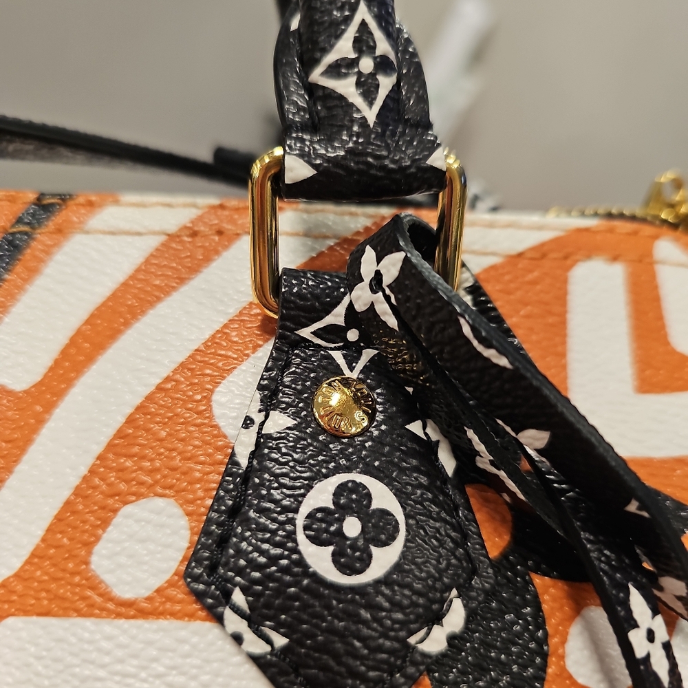 Louis Vuitton Speedy 25 Crafty Bandouliere Giant Monogram - Picture 5 of 13